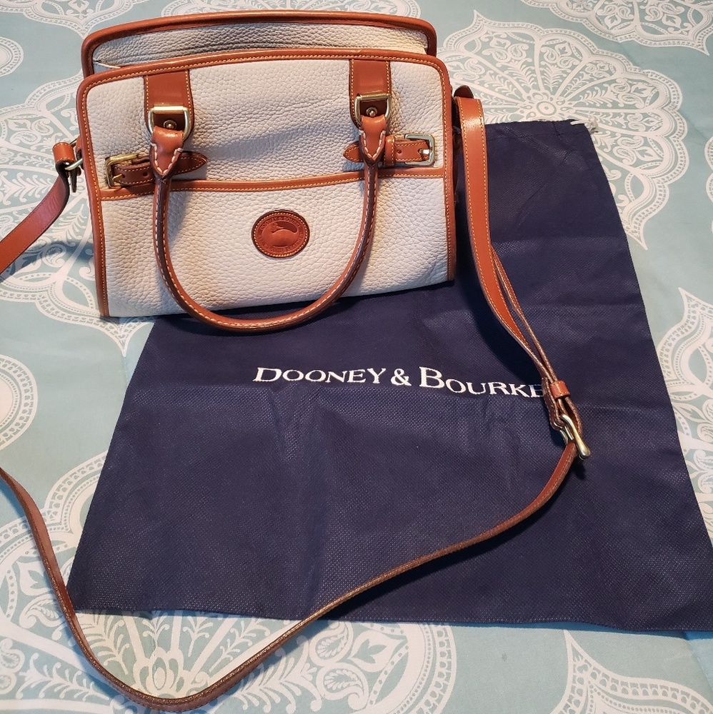 👜 Vintage Dooney & Bourke purse 🦆